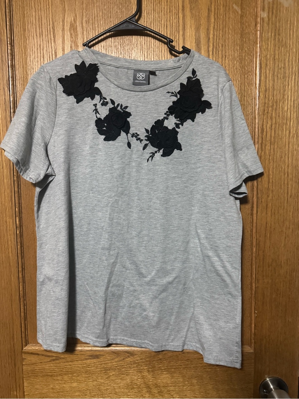 Daisy Fuentes Grey Short-Sleeve Tee with Black Floral Applique